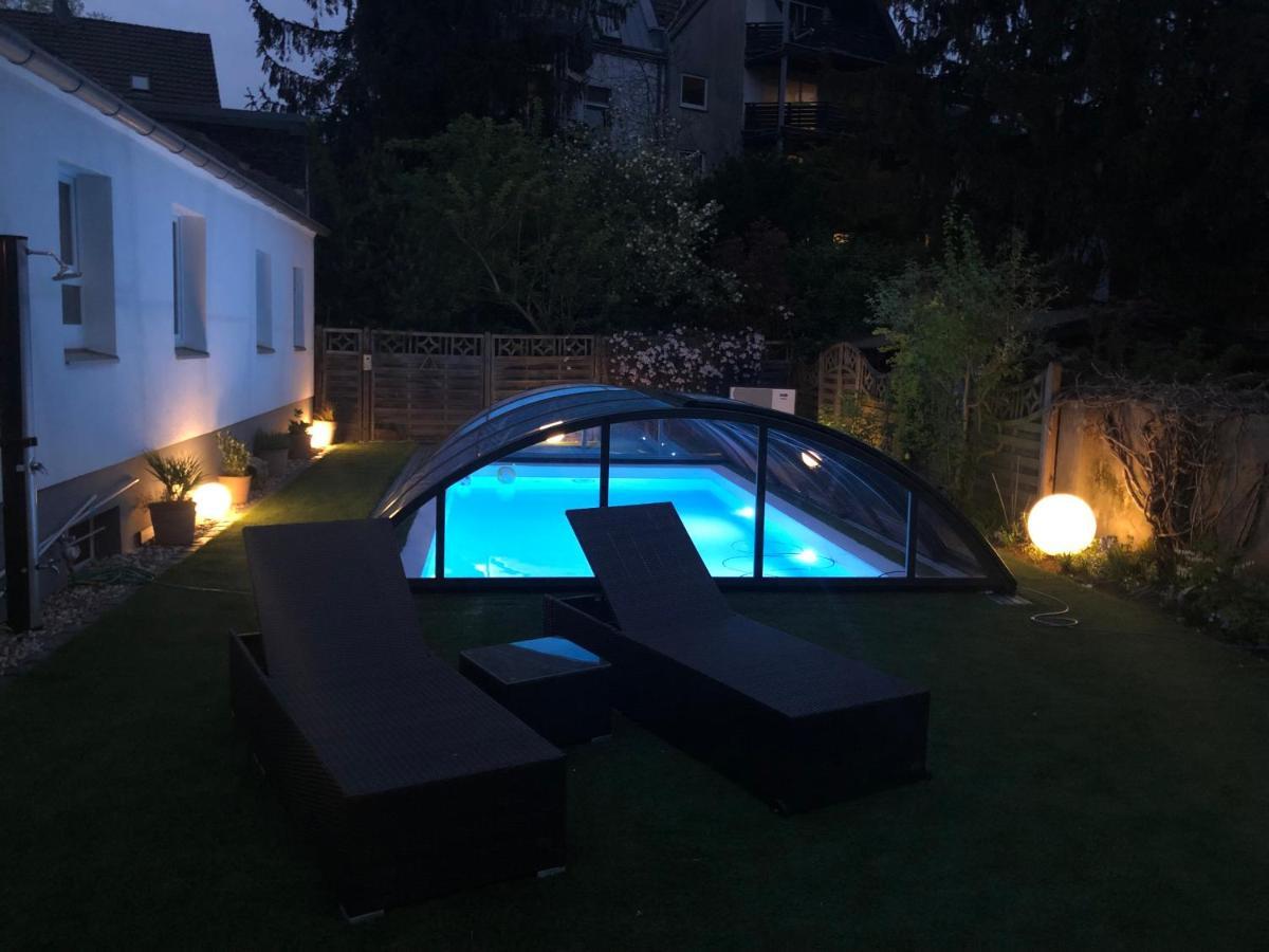 Haeuschen Im Garten In Der Muelheimer Altstadt Мильгейм-на-Руре Экстерьер фото