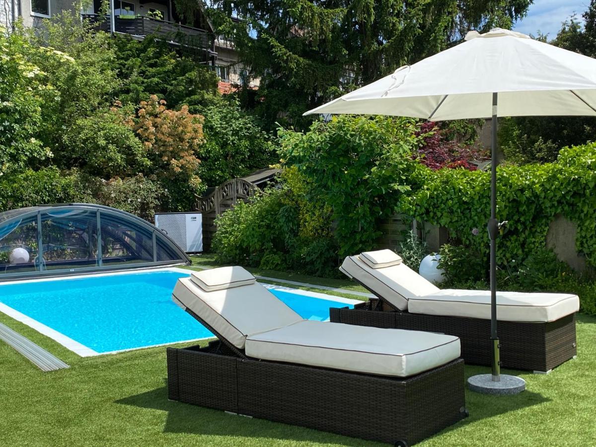 Haeuschen Im Garten In Der Muelheimer Altstadt Мильгейм-на-Руре Экстерьер фото